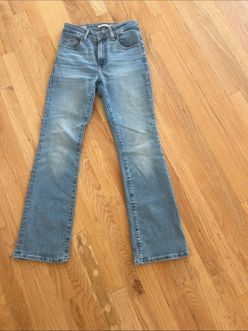 Women's Levi’s Light Blue Wide-Leg Jeans — Mid-Rise Flare